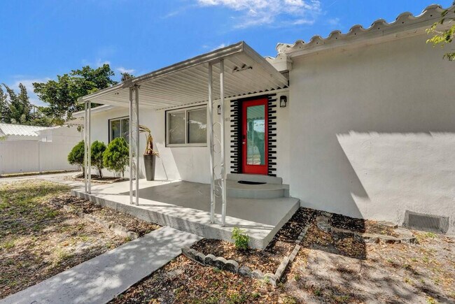 Building Photo - 2001 Washington St