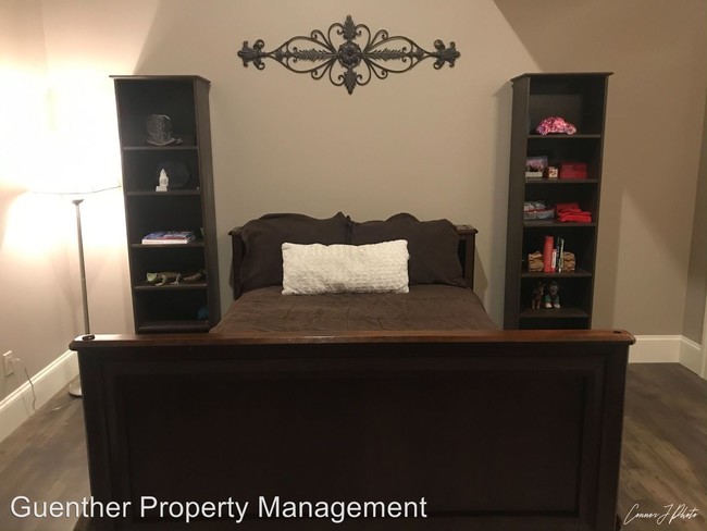 Building Photo - 4 br, 3 bath House - 809 W Main Ave  # 206