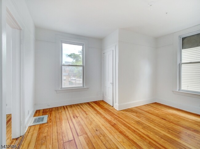 Building Photo - 444 N Broad St