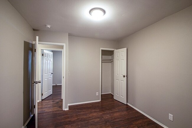 Building Photo - Everything' Is Updated!  4BR, 1BA -  Fully...