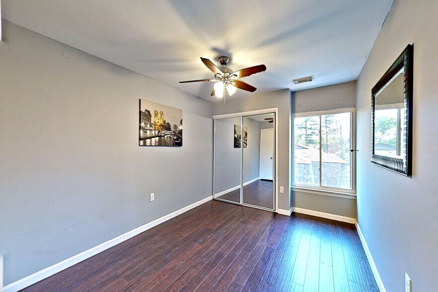 Building Photo - 4912 Herkimer St