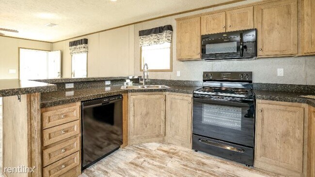 Building Photo - 3 br, 2 bath Mobile Home - 136 Sycamore Loop
