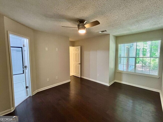 Building Photo - 320 Hawkstone Way