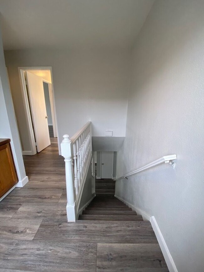 Building Photo - 3BR/ 2BA Updated Home!