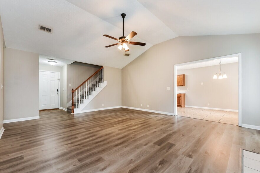 Building Photo - 1245 St Andrews Dr