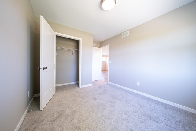 Building Photo - 1121 Dorothy Ln