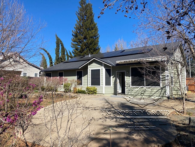 Building Photo - 108 Scotia Pines Cir