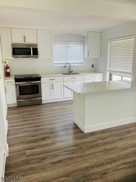 Building Photo - 310 Lake Shore N