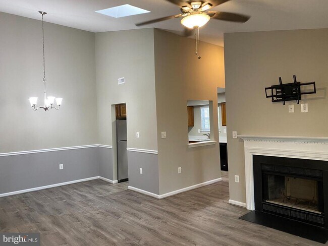 Building Photo - 9949 Grapewood Ct