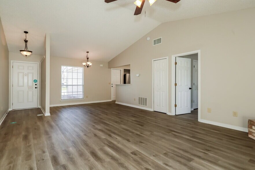 Building Photo - 8022 Loch Lomond Ln