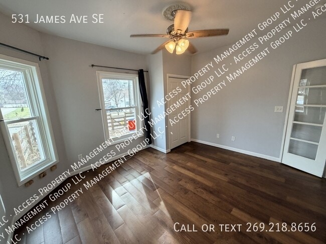 Building Photo - 531 James Ave SE