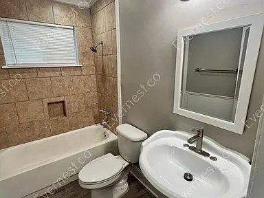 Building Photo - 3542 Ingersoll St