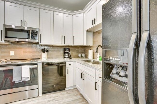 Building Photo - 2102 Philip St