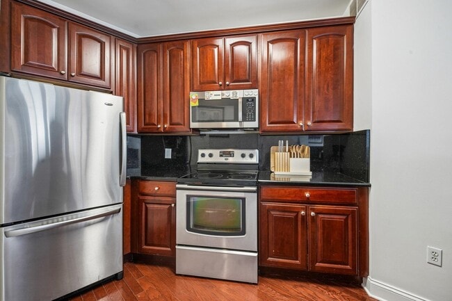 Building Photo - 22 Ave at Port Imperial