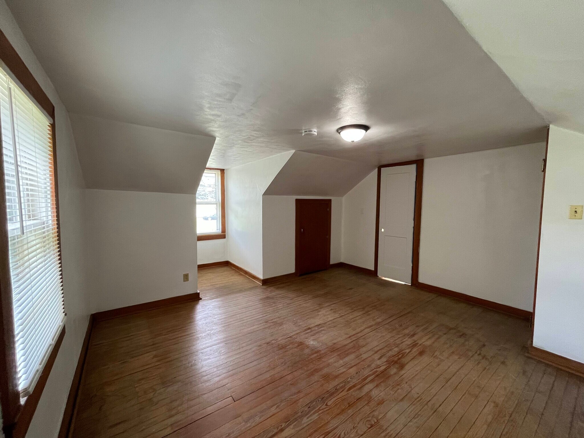 Building Photo - 916 High St