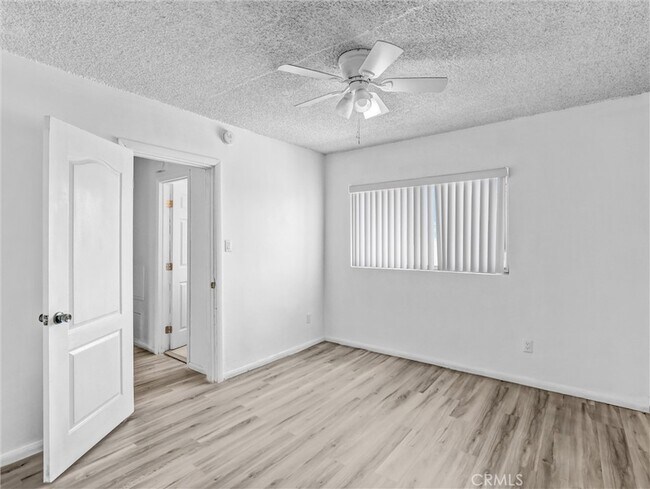 Building Photo - 151 E 95th St