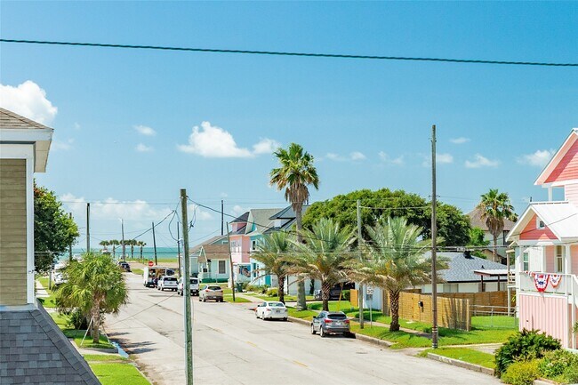 Building Photo - 3228 Avenue R