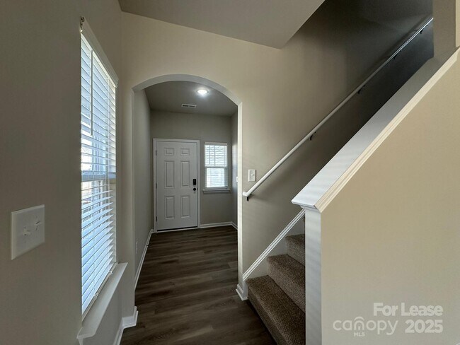 Building Photo - 9050 Stoney Waters Ct
