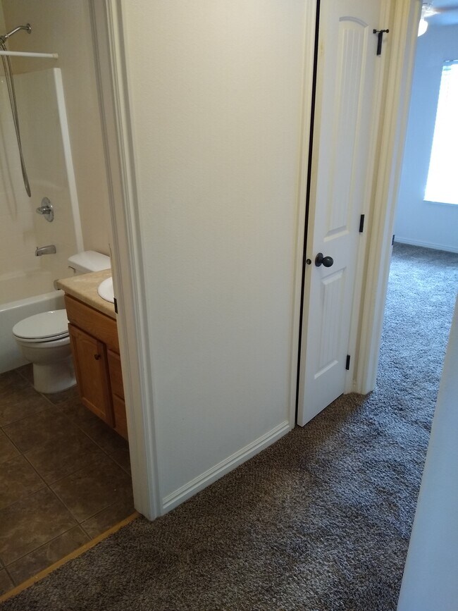 Building Photo - 77 N 4250 W