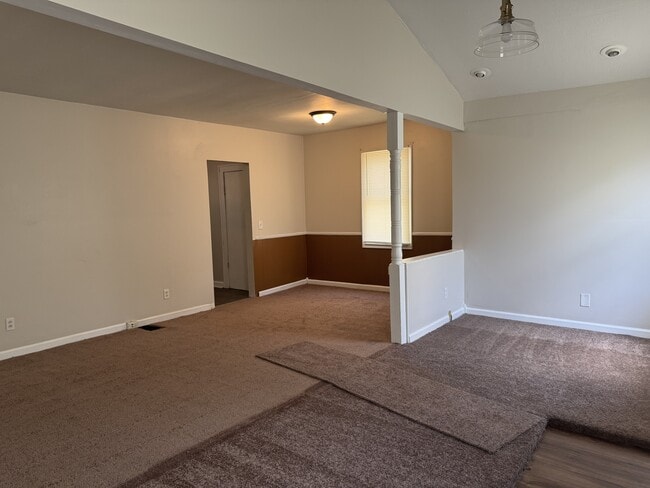 Building Photo - 844 Ardella Ave
