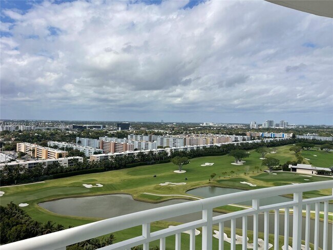 Building Photo - 1745 E Hallandale Beach Blvd