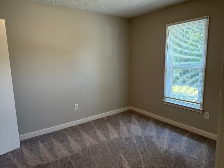 Bedroom 2 - 1071 Oakland Ave SE