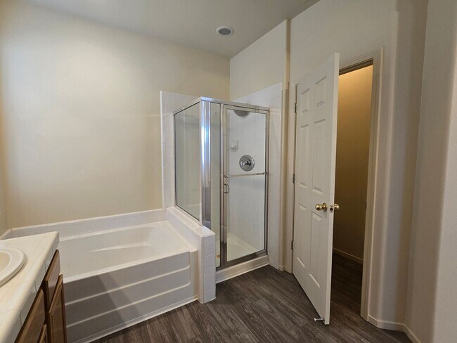 Building Photo - Beautiful South Reno Home in Gated Community