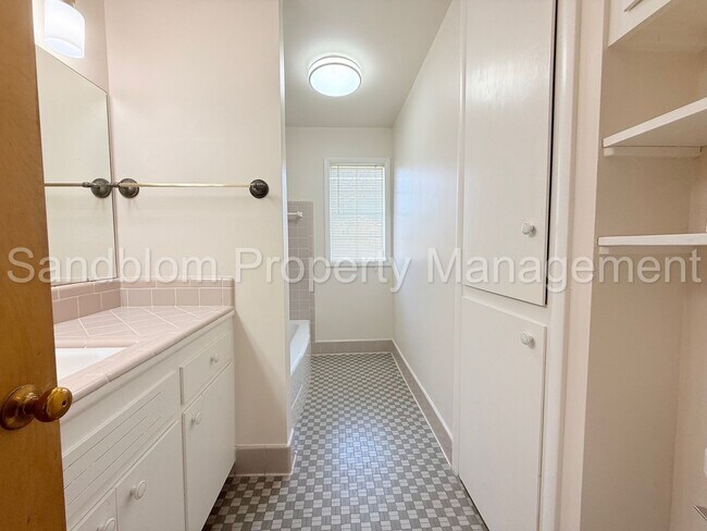 Building Photo - For Lease | Midtown Tulsa | Available Now!