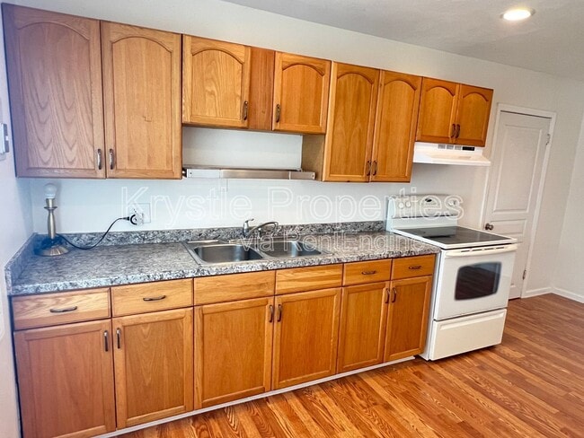 Building Photo - 1009 Heartwood Ave