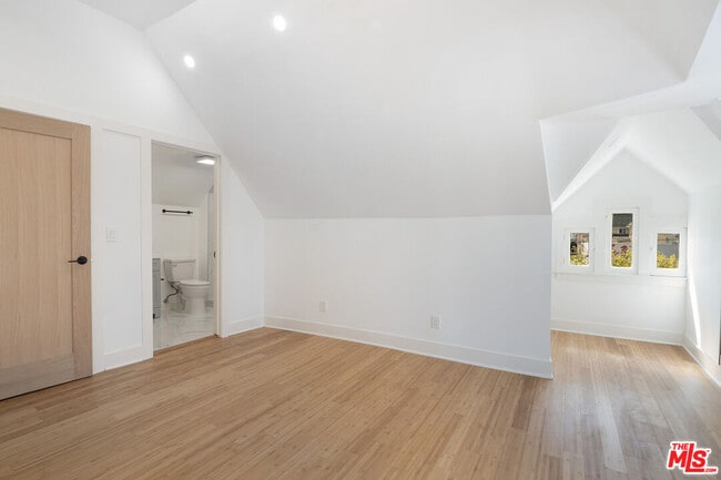Building Photo - 2507 1st St