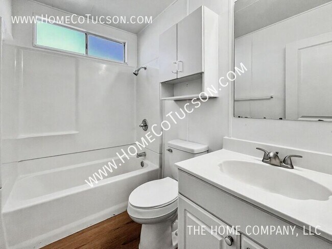 Building Photo - 2548 E Glenn St