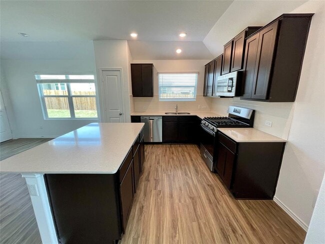 Building Photo - 3208 Kenner Dr