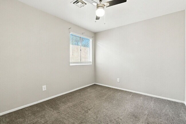 Building Photo - 4105 E Frye Rd
