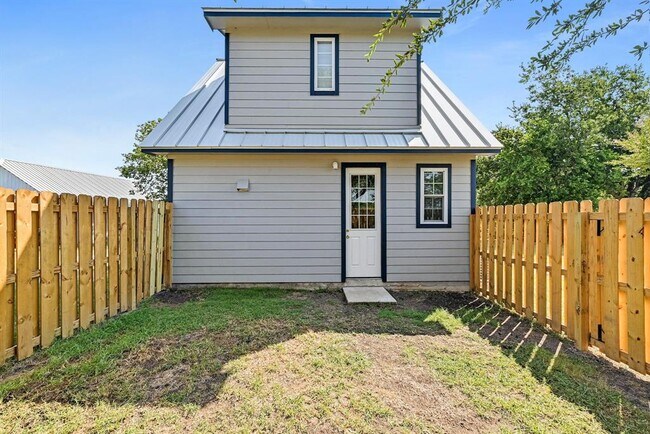 Building Photo - 600 Co Rd 412