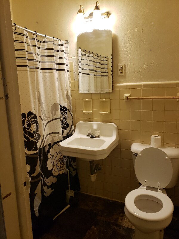 Building Photo - 1005 Garfield Ave