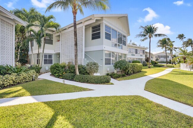 Building Photo - 320 S Ocean Blvd