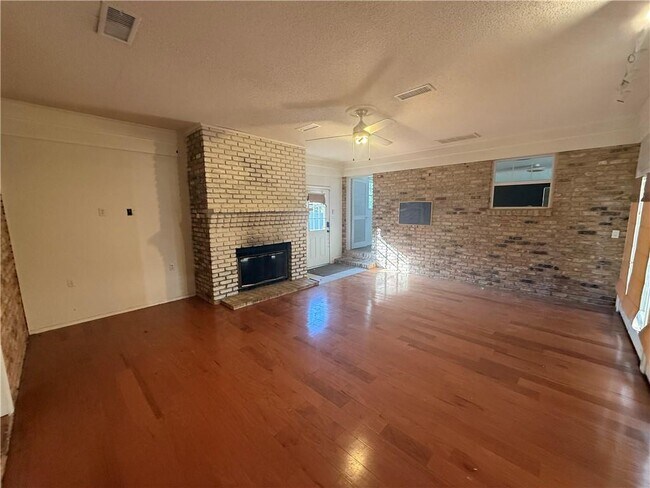 Building Photo - 315 Gaines Ave