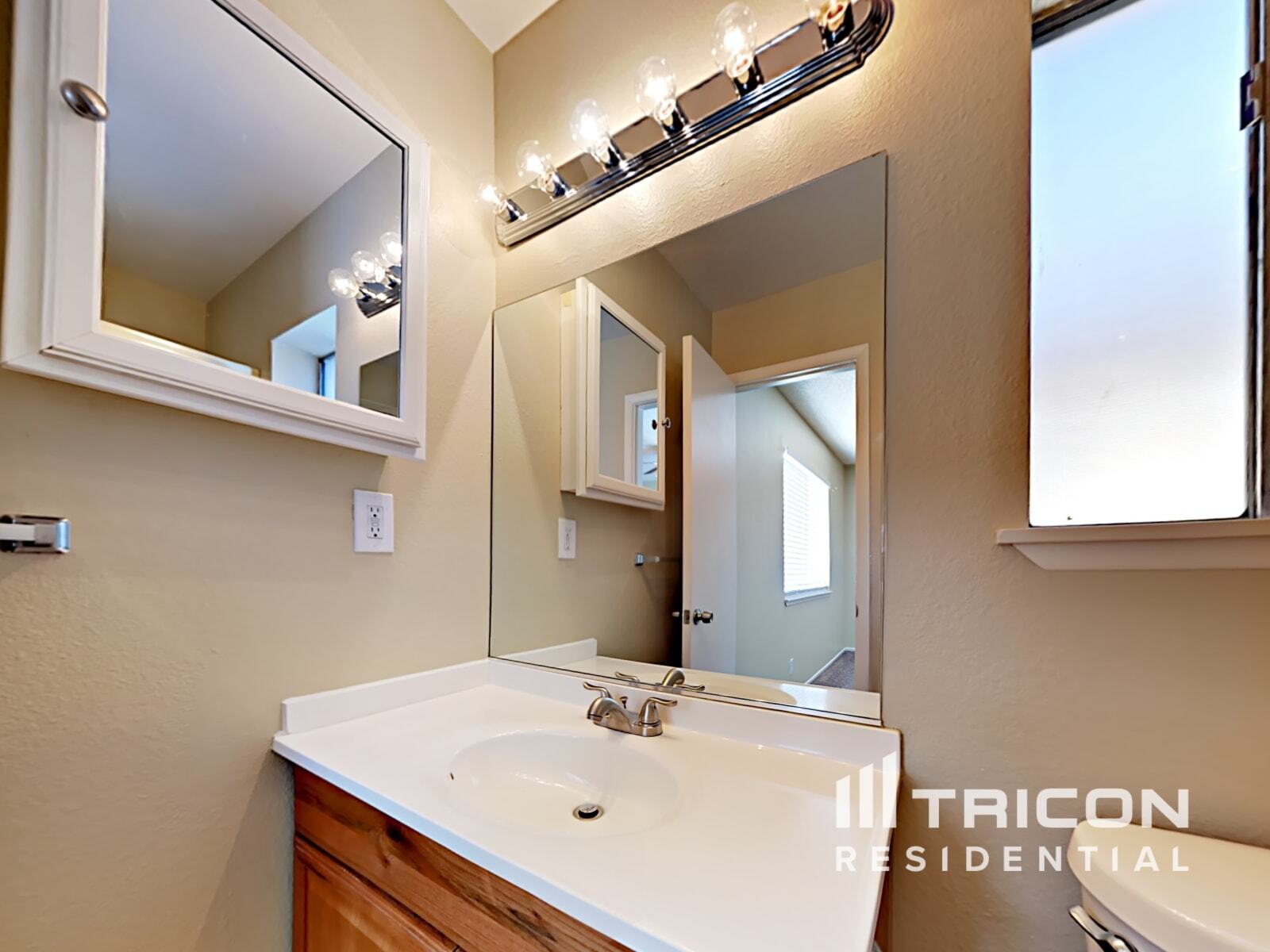 Building Photo - 3959 Monja Cir