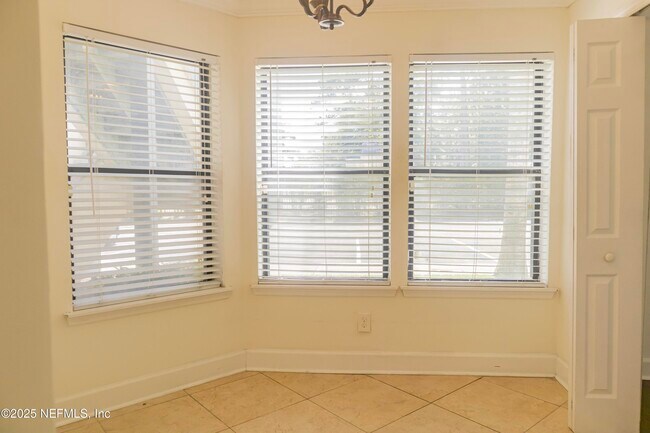 Building Photo - 5615 San Juan Ave