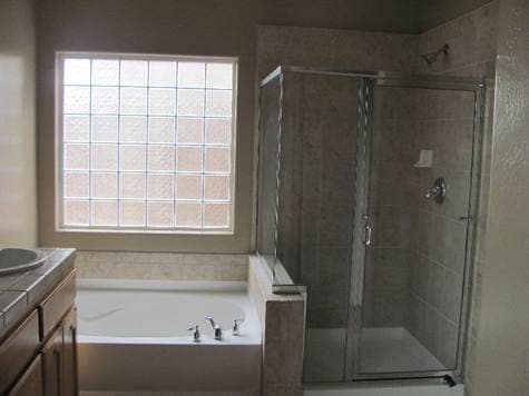 Building Photo - Southwest 4 bedroom 2 bath