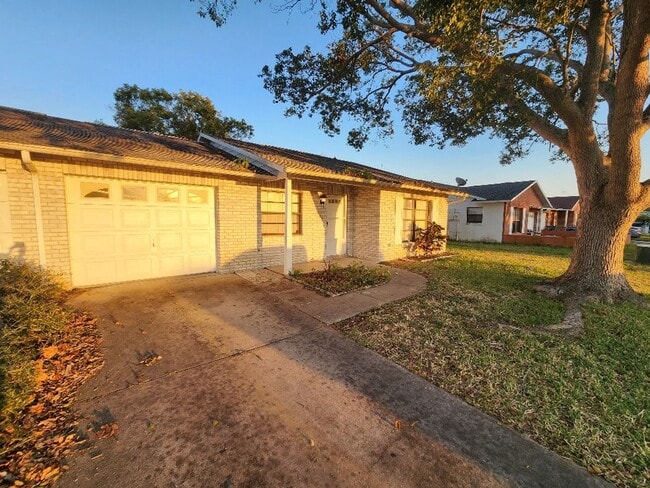 Building Photo - PELICAN COVE