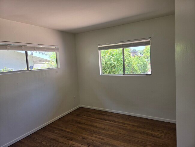 Building Photo - 4734 Laurelgrove Ave