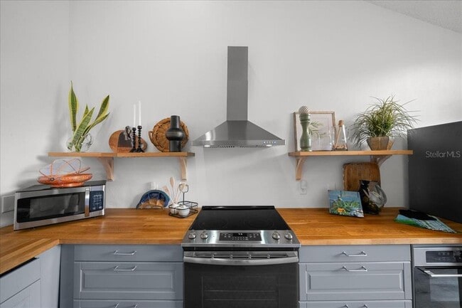 Building Photo - 2925 N Rivers Edge Blvd