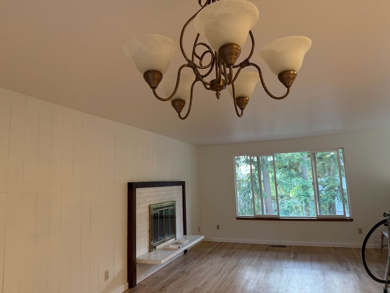 Building Photo - 18510 3rd Pl NW