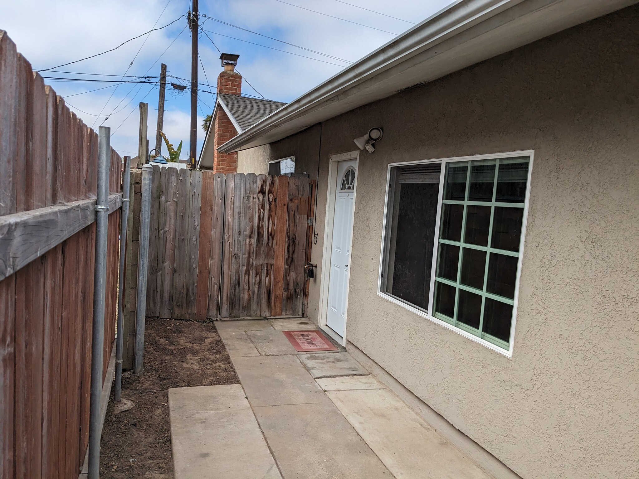 Private yard and front door - 2020 Tanglewood Dr