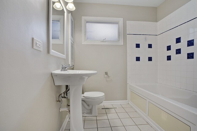 Building Photo - 5508 S Bruner St