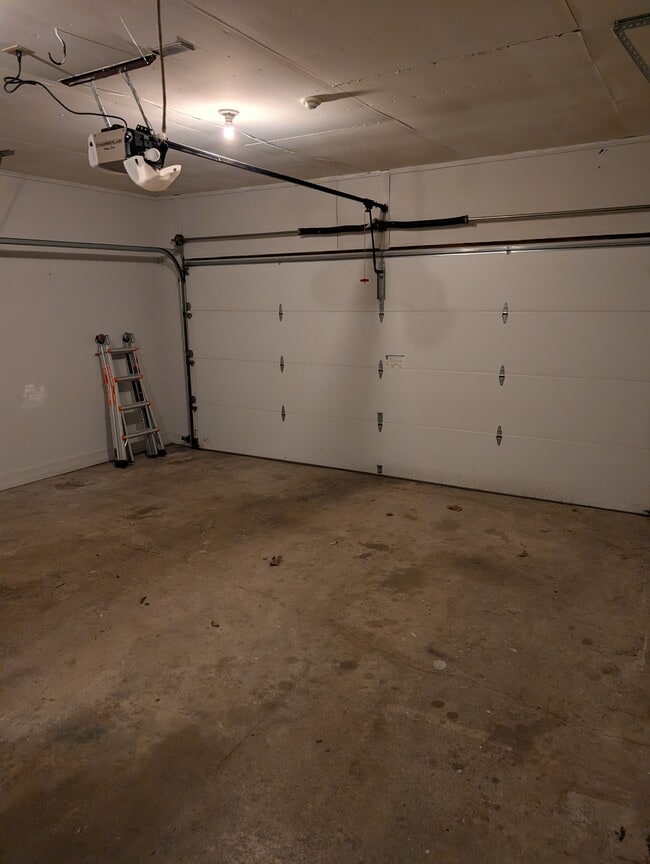 Building Photo - 1716 Georgetown Dr