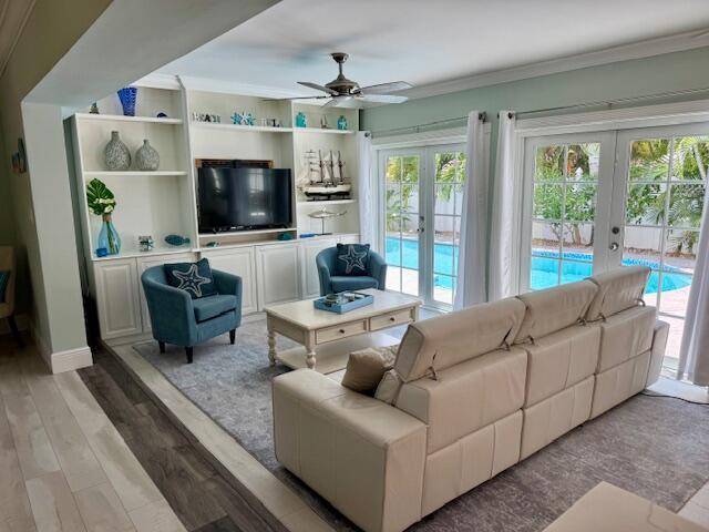 Building Photo - 908 SE 10th St