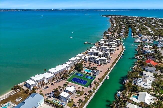 Building Photo - 760 Sextant Dr