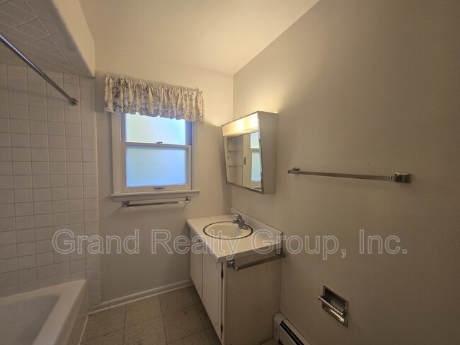 Building Photo - 333 Ida Ave